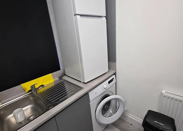 Dress To Impress 2 * Leeds (West Yorkshire)