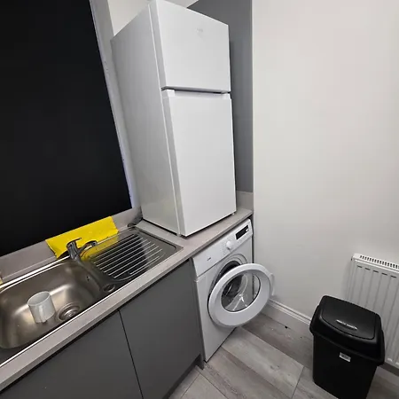 Dress To Impress 2 * Leeds (West Yorkshire)